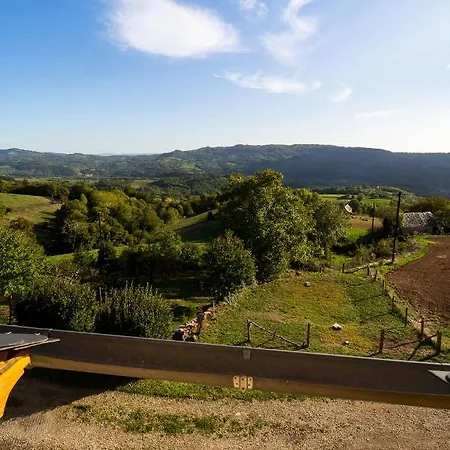 A - 80 M² Avec Balconc アパート Saint-Côme-dʼOlt